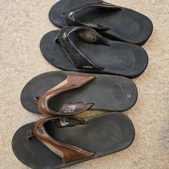 TWO PAIRS Reef Mens sandals size 13 main image 5